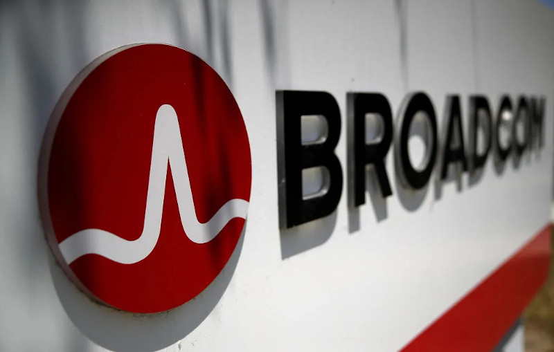 Broadcom si pappa VMware